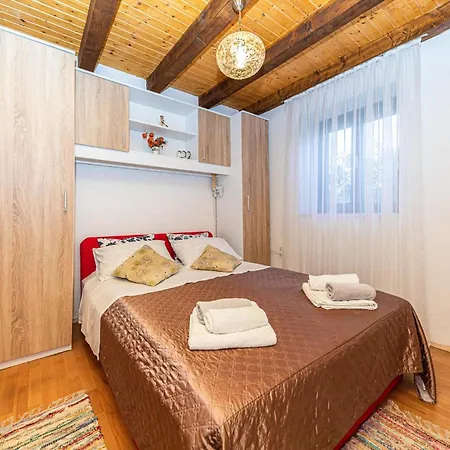 Stunning In With Wifi * Veliki Drvenik